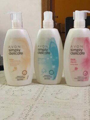 AVON SIMPLY DELICATE FEMININE WASH