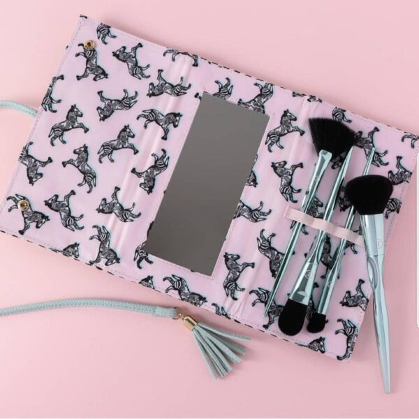 AVON MAKE UP BRUSH