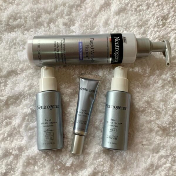 Neutrogena Rapid Wrinkle Repair Day & Night Moisturizers Skincare Set