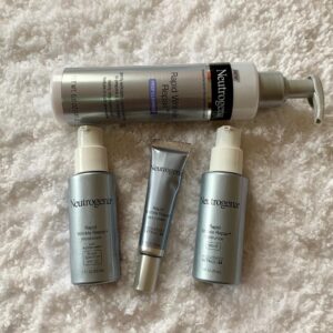 Neutrogena Rapid Wrinkle Repair Day & Night Moisturizers Skincare Set