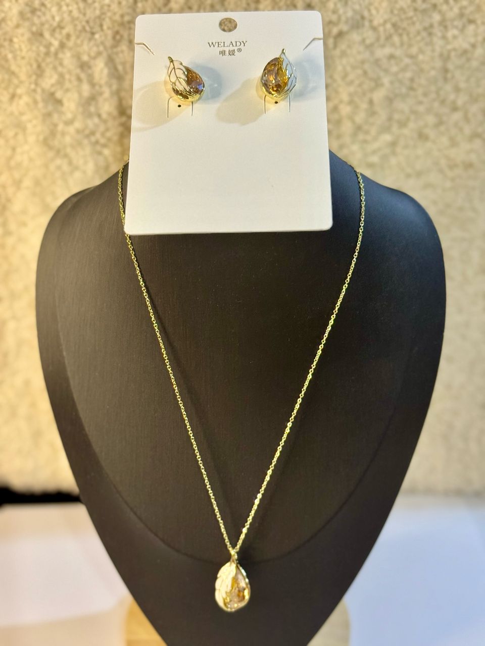 Ladies Necklace and Earring Set