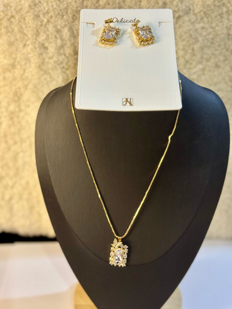 Ladies Necklace and Earring Set