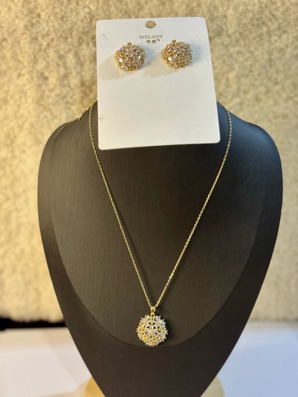 Ladies Necklace and Earring Set